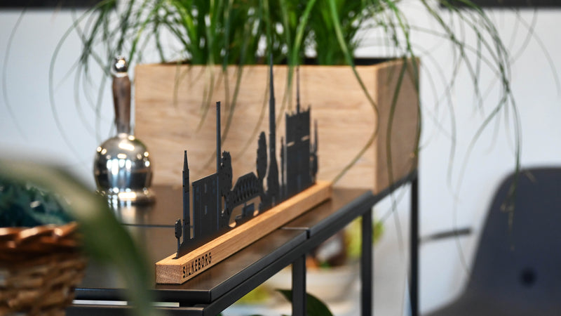 Silkeborg Skyline i eg og stål designet af BB Designmind.